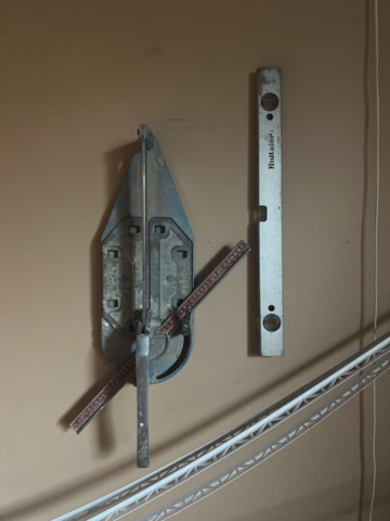 919709-21 Stock of floor mats, welding wire, parquet flooring, tools and accessories