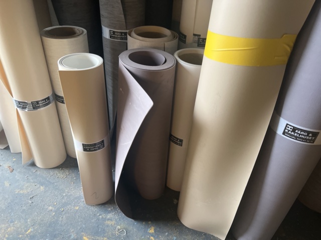 919709-35 Stock of floor mats, welding wire, parquet flooring, tools and accessories