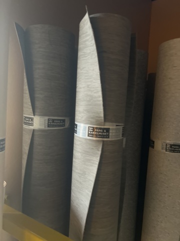 919709-36 Stock of floor mats, welding wire, parquet flooring, tools and accessories