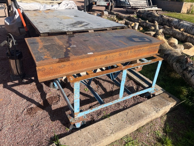 897551-1 Arbetsbänk på hjul