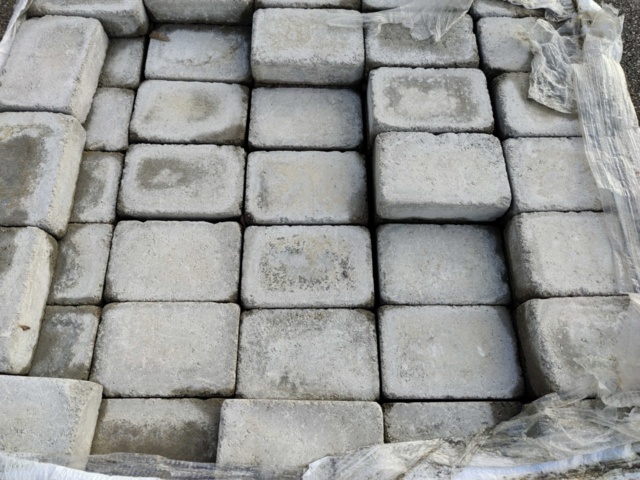 1088142-4 Marksten Benders Labyrinth Antique Solid Stone Gray 210x140x60mm (approx. 5.8 m2)