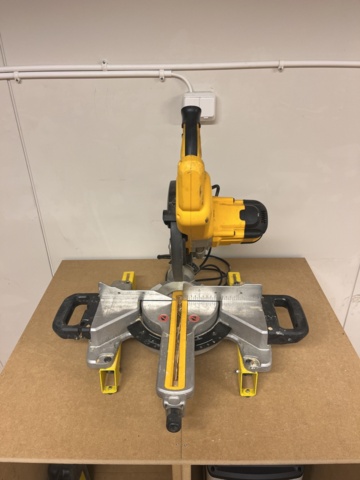 1078398-3 Kap & Gersåg Dewalt DWS773 -QS inkl Sågbord DE7033-XJ