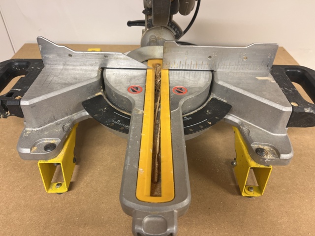 1078398-6 Kap & Gersåg Dewalt DWS773 -QS inkl Sågbord DE7033-XJ