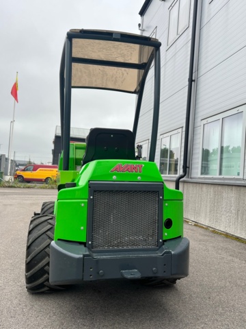 1102695-5 Compact loader Avant 630