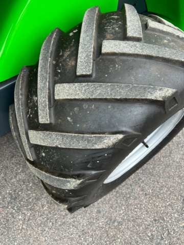 1102695-11 Compact loader Avant 630