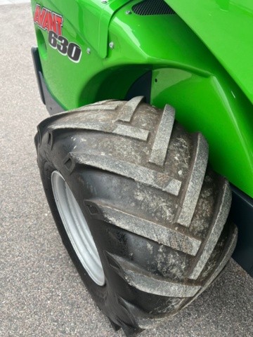 1102695-12 Compact loader Avant 630