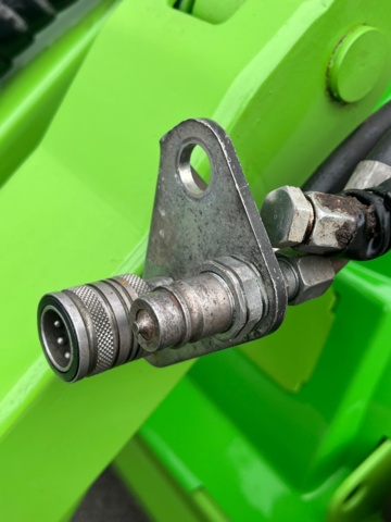 1102695-23 Compact loader Avant 630