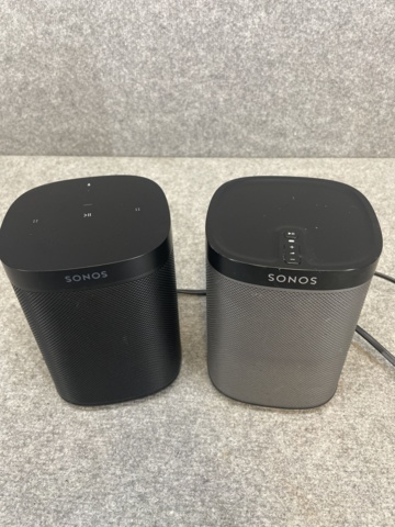 1060318-1 Sonos speakers