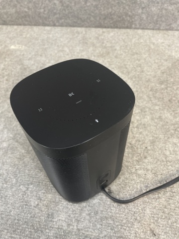 1060318-3 Sonos speakers