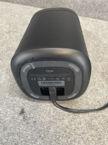 1060318-4 Sonos speakers