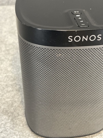 1060318-7 Sonos speakers