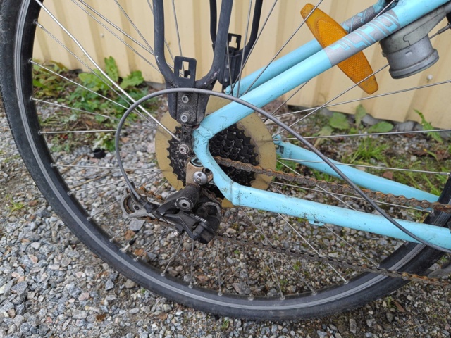 999992-3 Hybrid bike GT Traffic 2.0