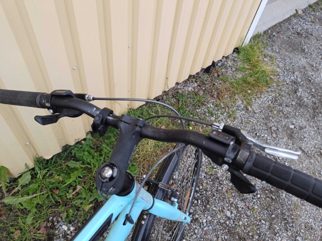 999992-10 Hybrid bike GT Traffic 2.0