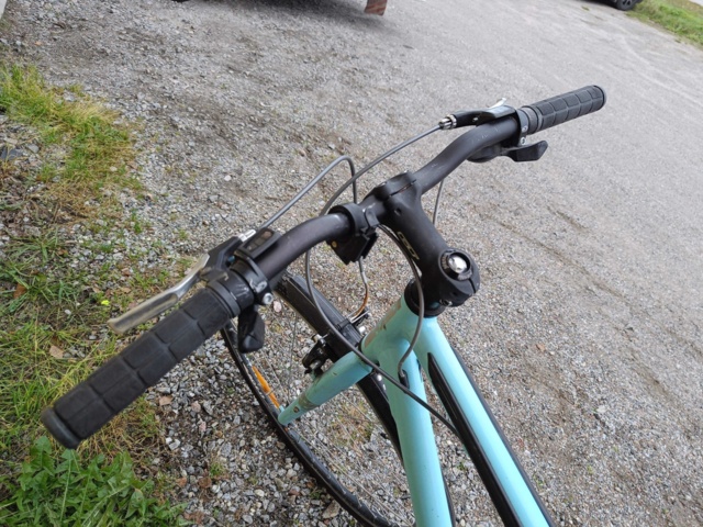 999992-13 Hybrid bike GT Traffic 2.0