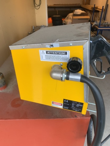 1036776-4 Fuel tank with pump 1000 liters