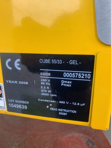 1036776-5 Fuel tank with pump 1000 liters