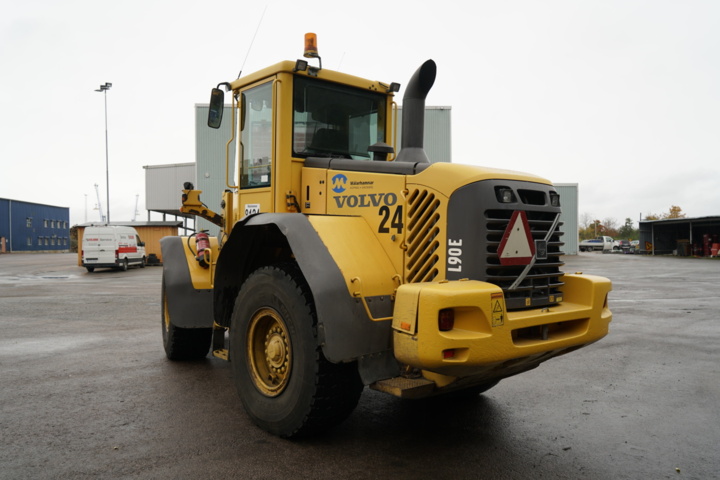 1103580-7 Loader Volvo L90E - 2002
