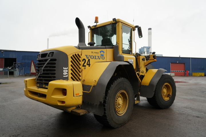 1103580-9 Loader Volvo L90E - 2002