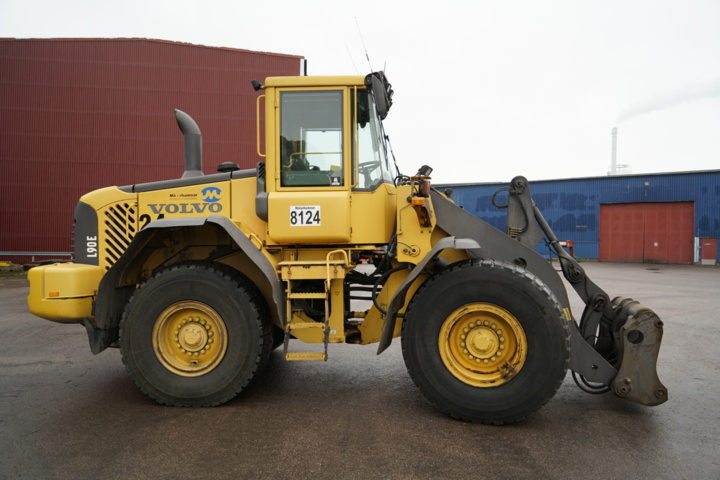 1103580-2 Loader Volvo L90E - 2002