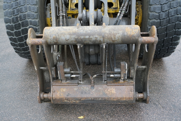 1103580-11 Loader Volvo L90E - 2002