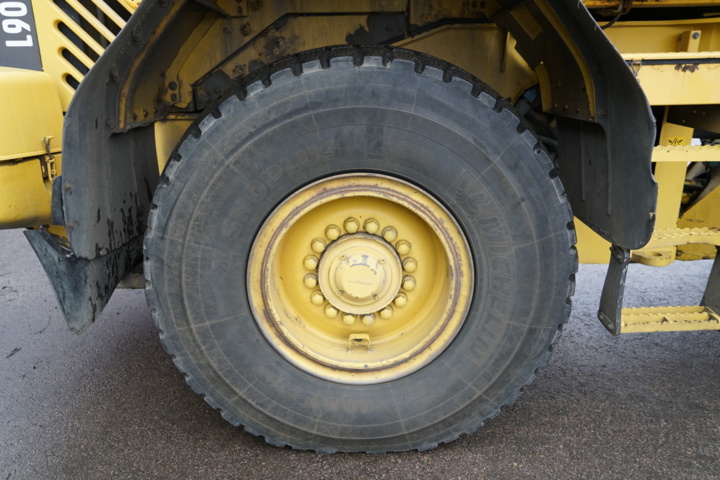 1103580-23 Loader Volvo L90E - 2002