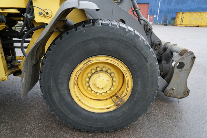 1103580-25 Loader Volvo L90E - 2002