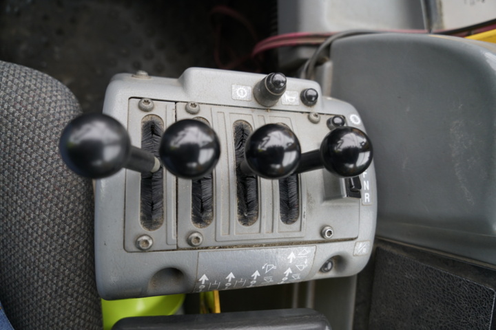 1103580-32 Loader Volvo L90E - 2002