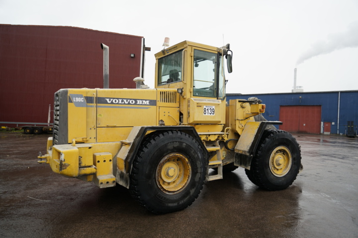 1103581-8 Loader Volvo L90C - 1996