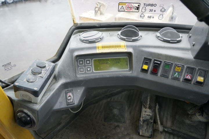 1103581-43 Loader Volvo L90C - 1996