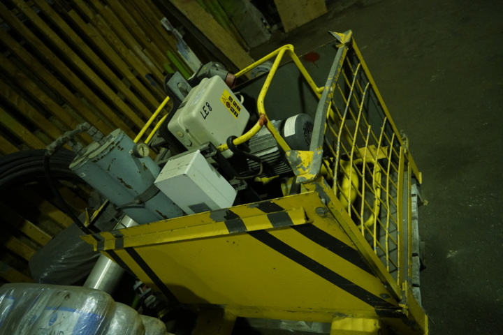 1103584-3 Compressor Atlas Copco incl. lifting basket