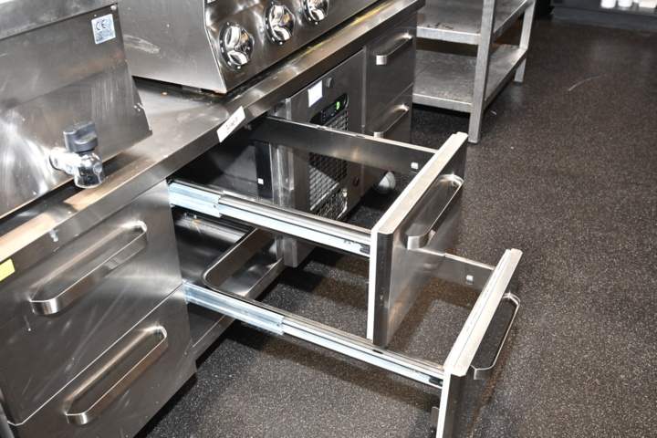 1103407-2 Cooling bench