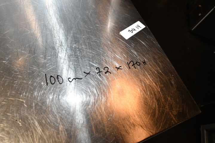 1103413-4 Wheeled RF bench with shelf