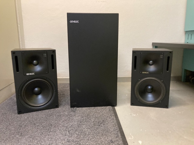 1104082-1 Genelec Biamp 1031A kaiuttimet ja 1092A subwoofer
