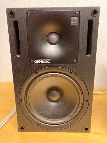 1104082-4 Genelec Biamp 1031A kaiuttimet ja 1092A subwoofer