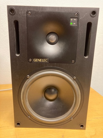 1104082-5 Genelec Biamp 1031A kaiuttimet ja 1092A subwoofer