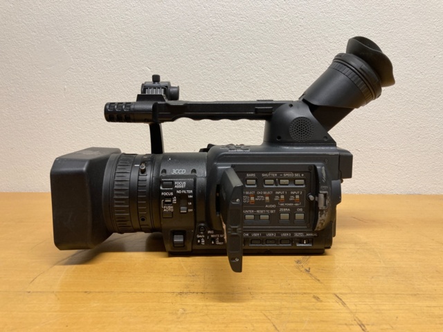 1104086-2 Panasonic AG-HVX201AE Camcorder - 997h