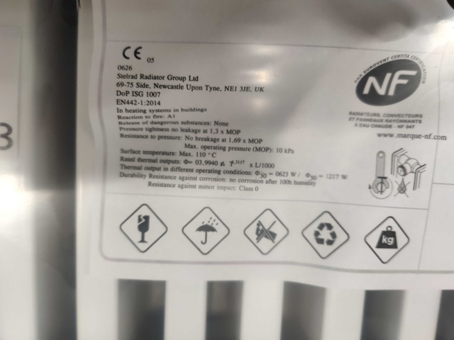 1082486-11 40 radiators Henrad Compact All In 11 400x1800 mm