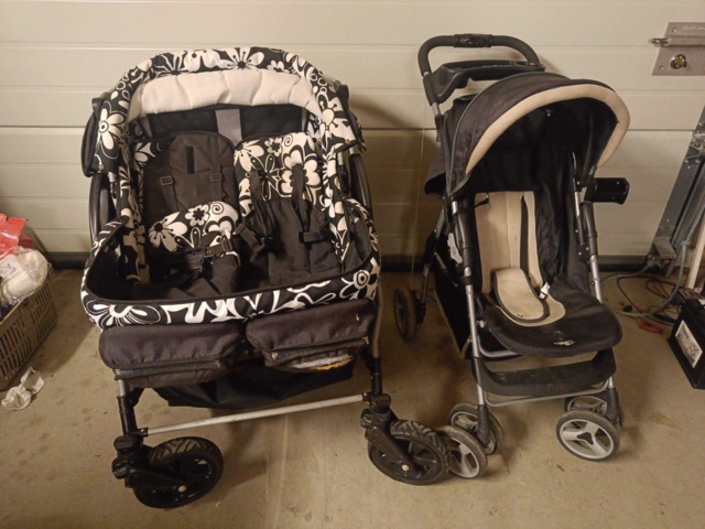 999994-1 2 pushchairs (discarded)