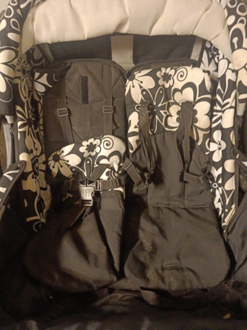 999994-3 2 pushchairs (discarded)