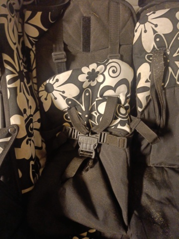 999994-4 2 pushchairs (discarded)