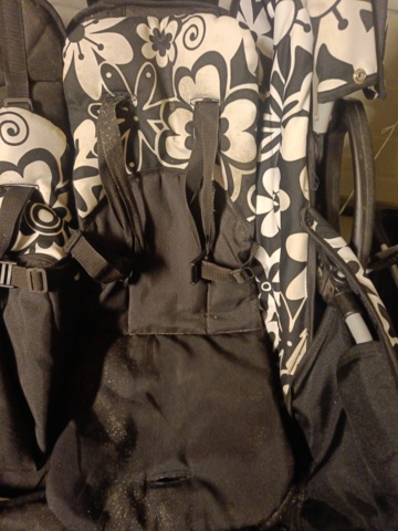 999994-5 2 pushchairs (discarded)