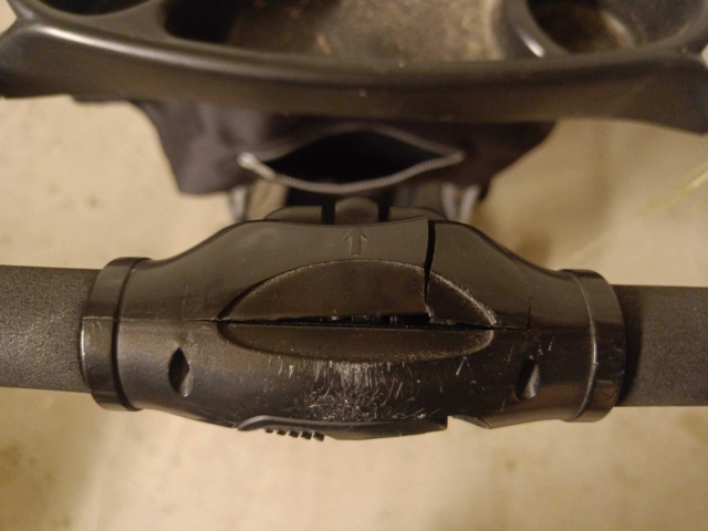 999994-16 2 pushchairs (discarded)