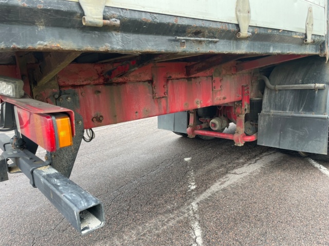 6907-001-14 Kranbil Volvo FM7 4X2 1999 (64405 mil)