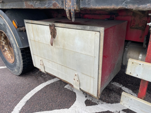 6907-001-20 Kranbil Volvo FM7 4X2 1999 (64405 mil)