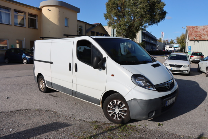 1104518-2 Opel Vivaro 2.9t 2.0 CDTI - 2008