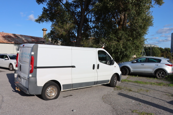 1104518-3 Opel Vivaro 2.9t 2.0 CDTI - 2008