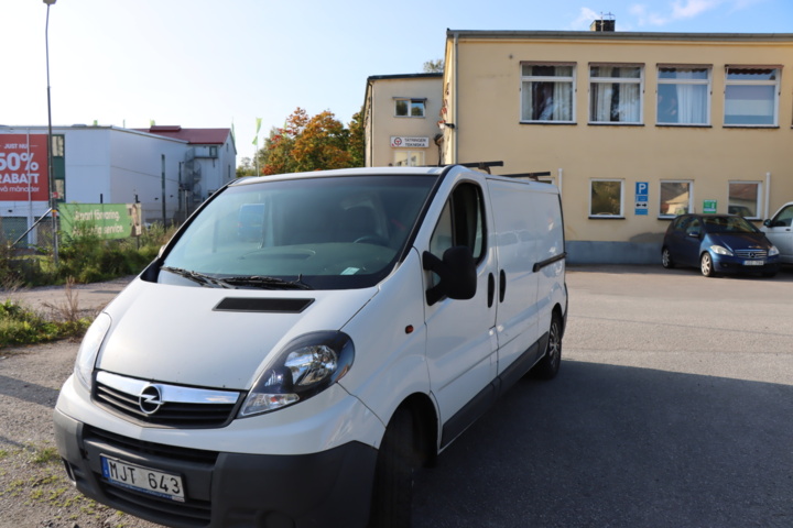 1104518-9 Opel Vivaro 2.9t 2.0 CDTI - 2008