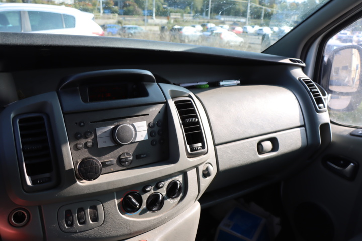 1104518-13 Opel Vivaro 2.9t 2.0 CDTI - 2008
