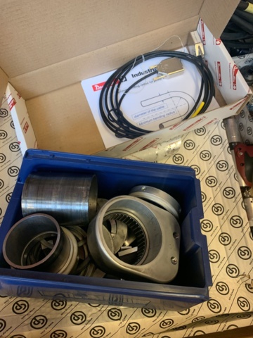 1035171-4 George Renault power tools + cables