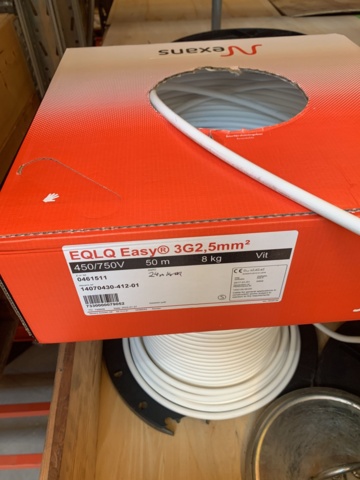 1035170-2 Electric cable on pallet